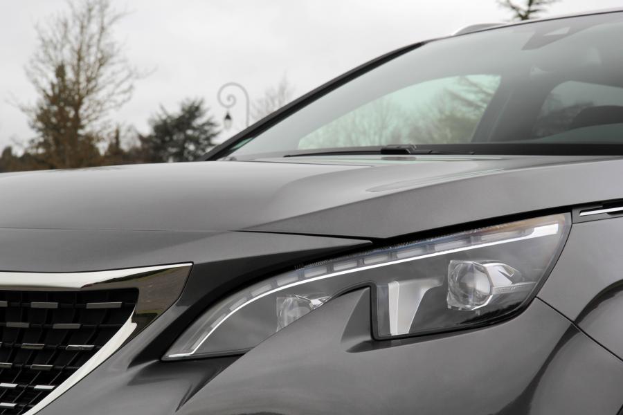 Детали экстерьера Peugeot 5008 GT Line 2016 года  (WW) (фото 19 из 35)
